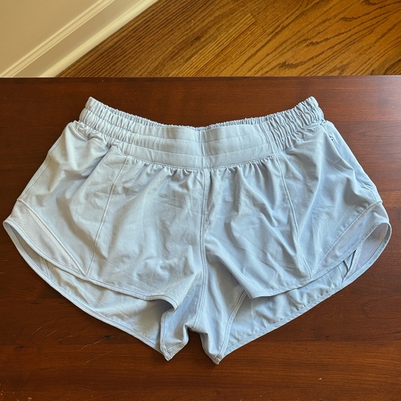 Lululemon hotty hot low rise shorts - Picture 1 of 4